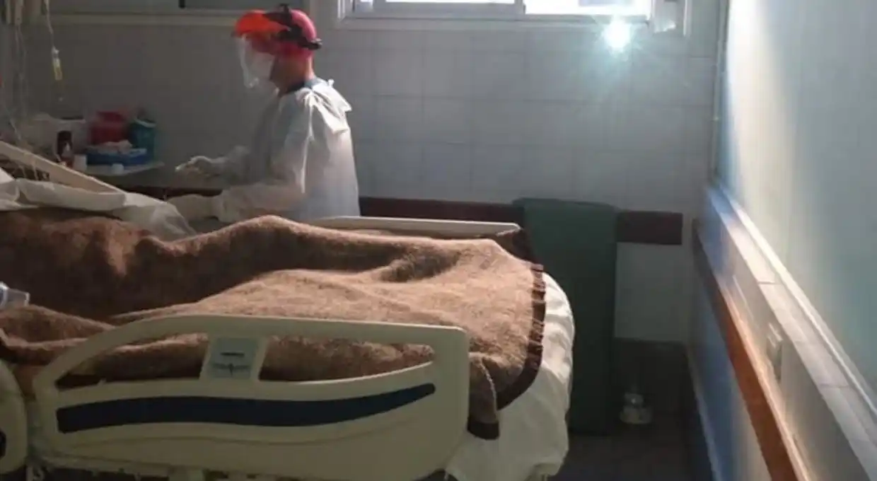 Realizan en el Cullen la primera transfusión de plasma a un paciente con Covid