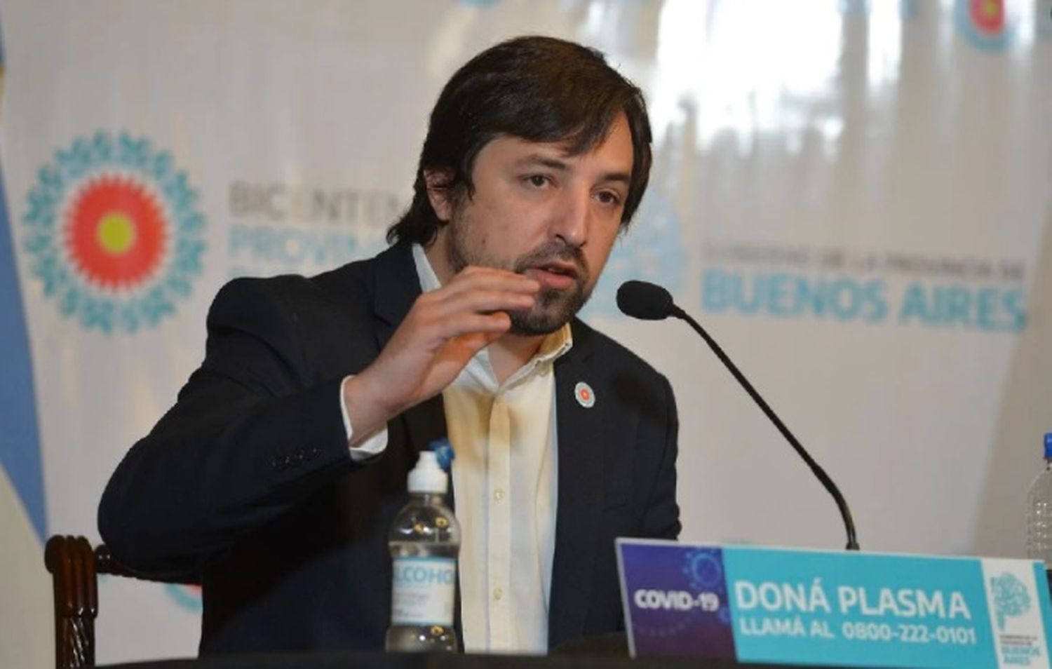 Kreplak: Segunda ola COVID para mayo y vacunación masiva para adultos mayores