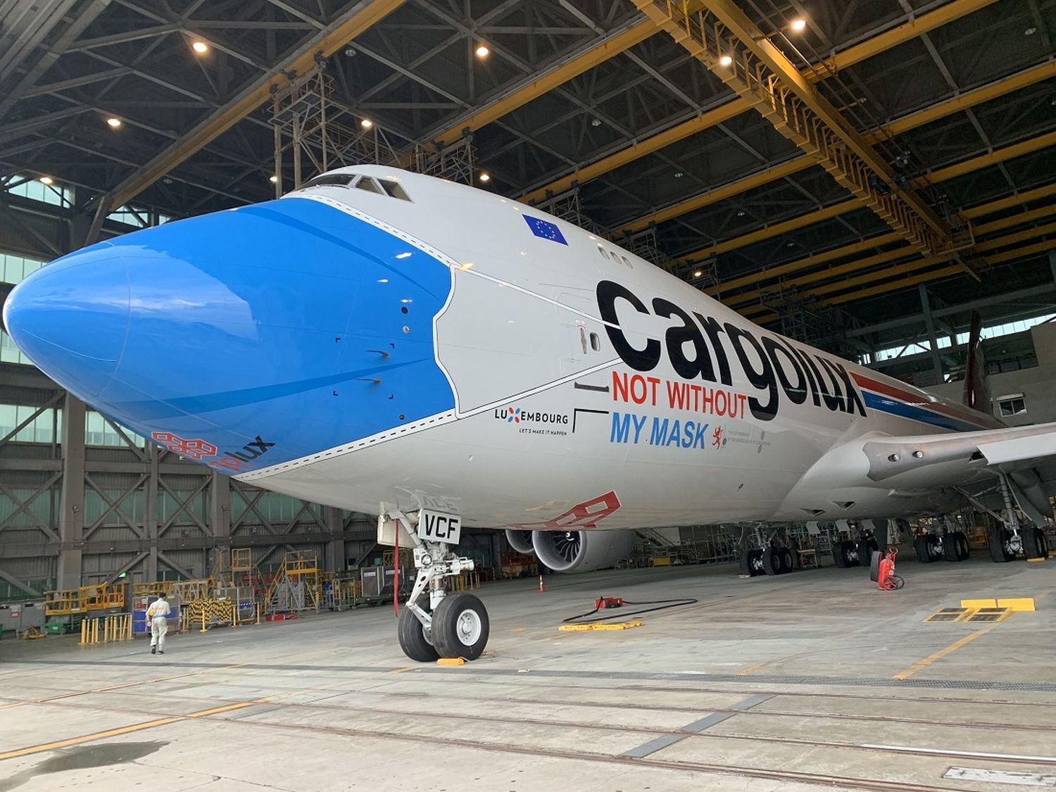 Reina responsable: Cargolux presenta un Boeing 747-8F con barbijo incluido