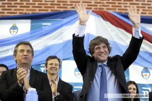 Boudou y Urribarri inauguraron un polideportivo en Gualeguay