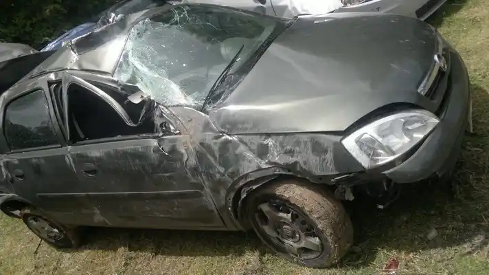 Otra vez la Ruta 12: Vuelco, susto y traumatismos