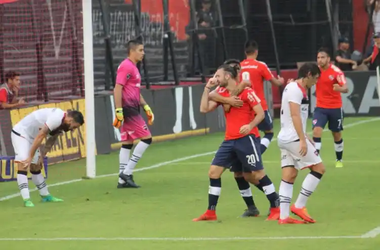 Newell’s mereció más, pero cayó ante Independiente