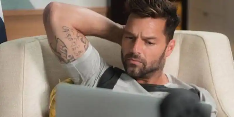 Ricky Martin sube una foto en pijama y alborota a un gentío