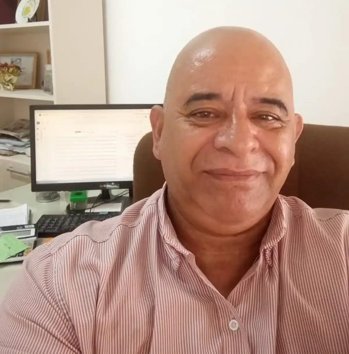 Constantino pidió que se extienda su licencia con goce de sueldo