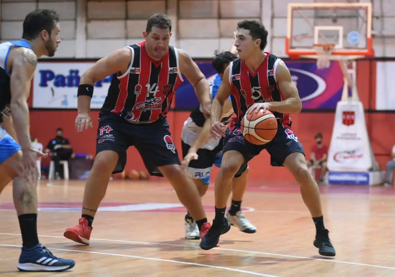 Central reaccionó en el momento justo para poder salvar el invicto ante Ferro