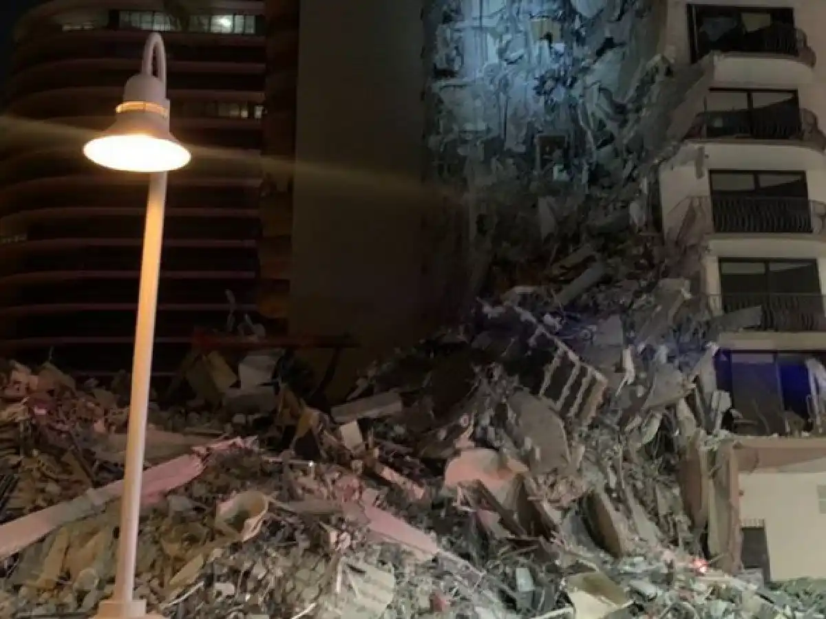 Se derrumbó parte de un edificio de varios pisos en Miami