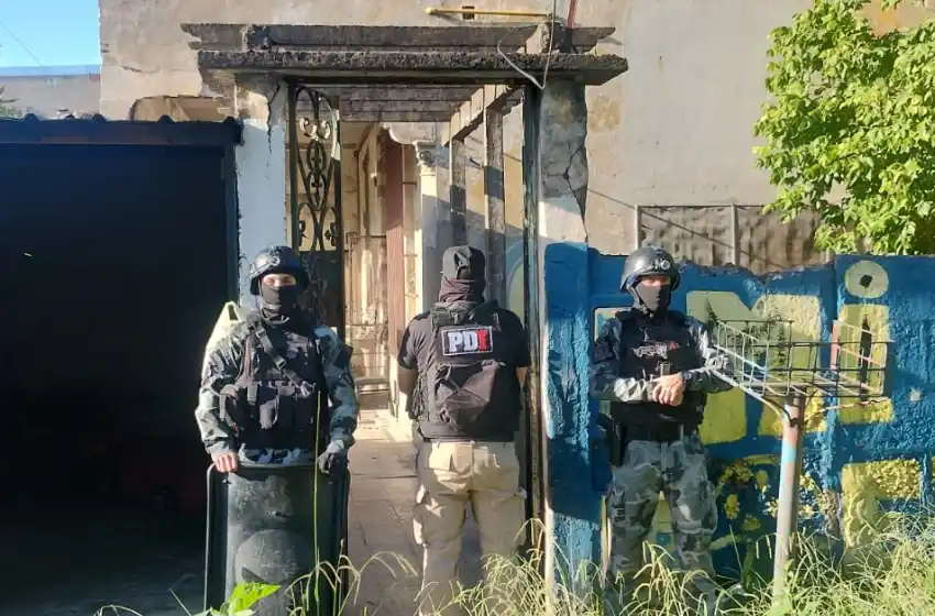 Múltiples allanamientos contra una banda vinculada al hijo del Pájaro Cantero