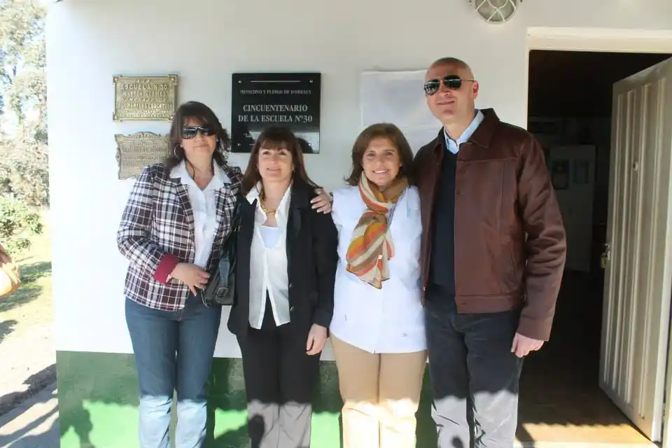 Intendente Hernando celebró el cincuentenario de la Escuela 30 en Daireaux