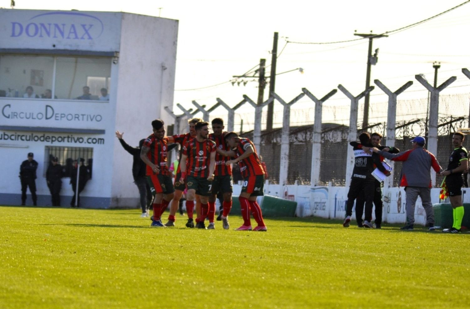 En el tiro del final: Círculo se quedó con tres puntos de oro