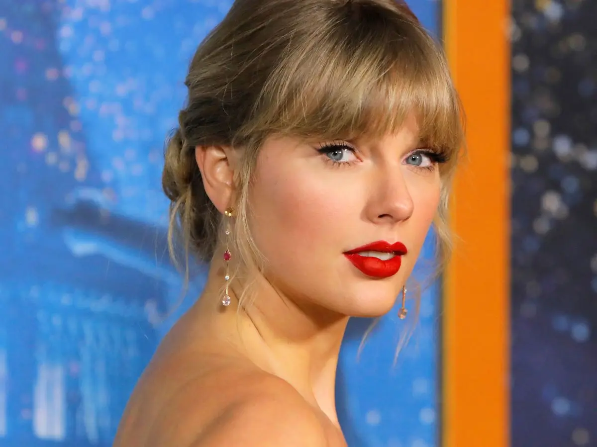 ¿POR QUÉ Taylor Swift es la celebridad que genera más contaminación?