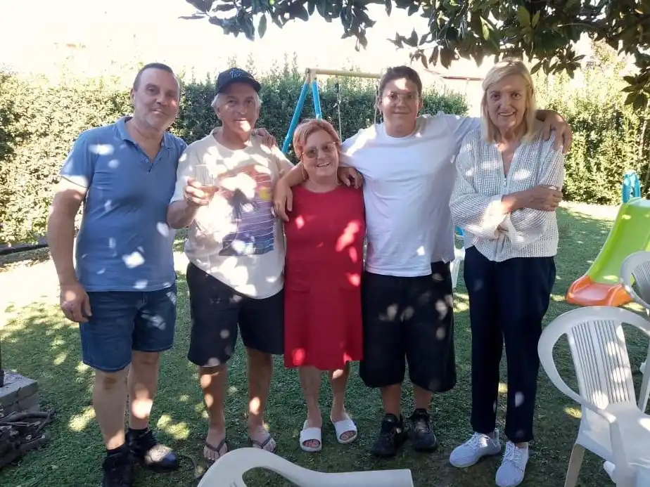 Bruno con la tía Ascenzina con su yerno Marcos y Tina con su nieto Mateo