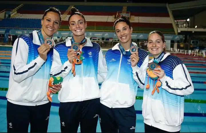 Lucía Gauna con la posta 4x100 combinados.