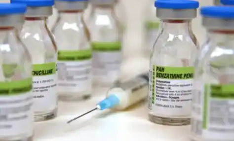 Bicilina L-A sigue siendo el tratamiento preferido para la sífilis primaria y secundaria en adultos, bebés y niños, y el único tratamiento aprobado para la sífilis en mujeres embarazadas.