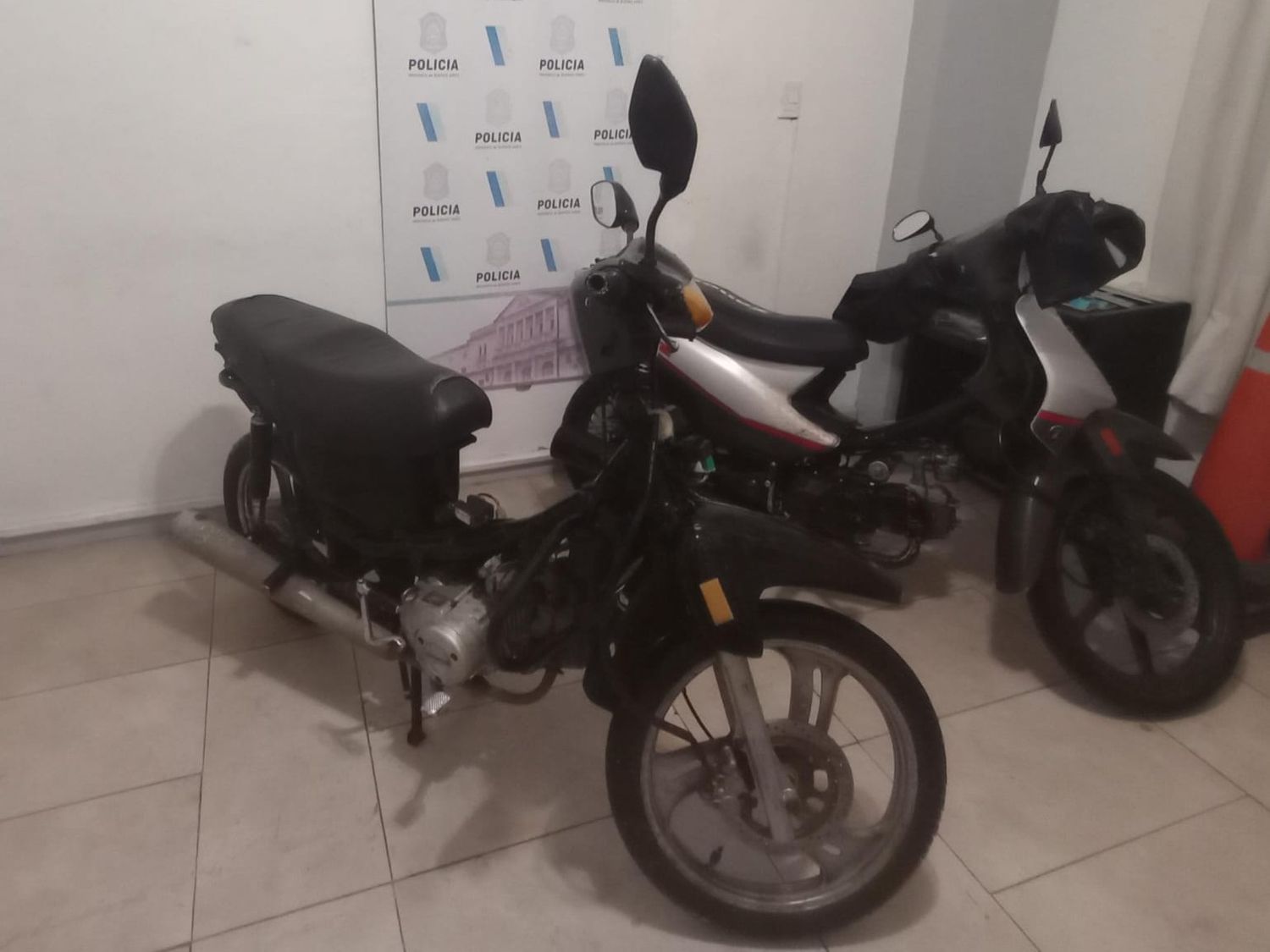 El imputado, de 19 años, circulaba en una moto y llevaba otra de tiro.