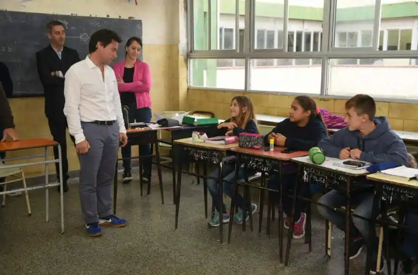 Otorgan $10 millones para reparar escuelas municipales y provinciales