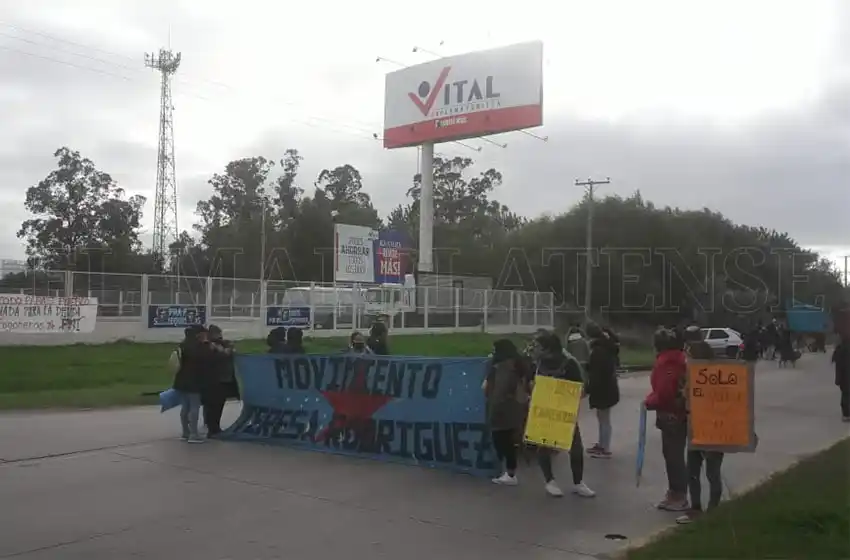 Movilización con cortes de ruta: "con hambre no hay cuarentena"