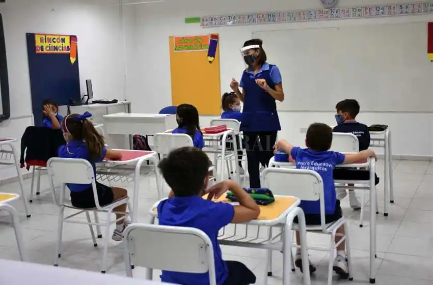 Las escuelas primarias de Santa Fe ampliarán el horario de clases después del receso invernal