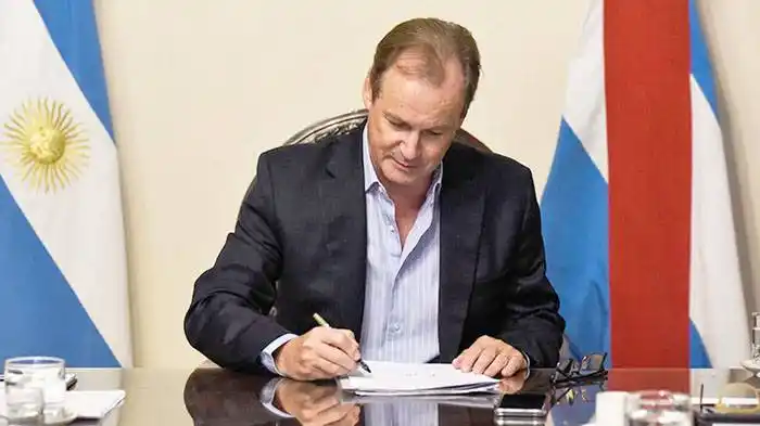 Bordet firmó un convenio con Nación