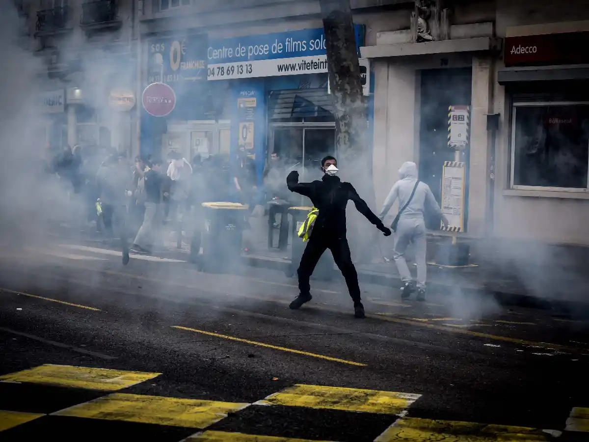 Alerta roja en Francia ante nuevas protestas de los "chalecos amarillos"   