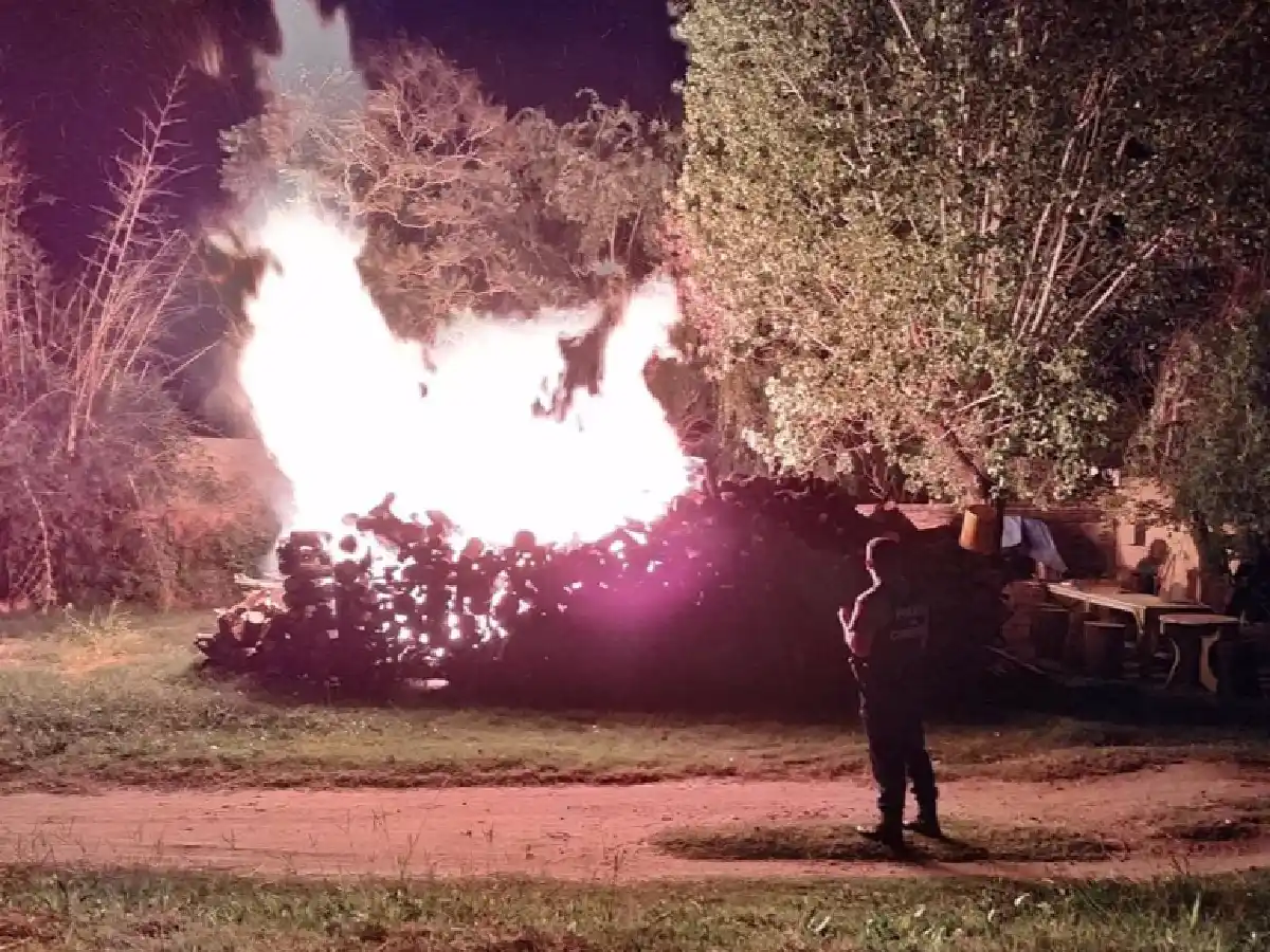 Un incendio destruyó una casa en Villa Josefina