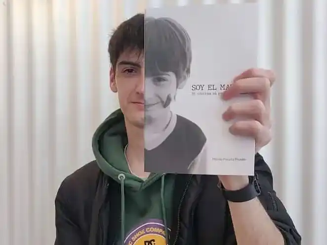 Matías buscaba amor y seguridad, encontró ambos en Erika, su mamá adoptiva