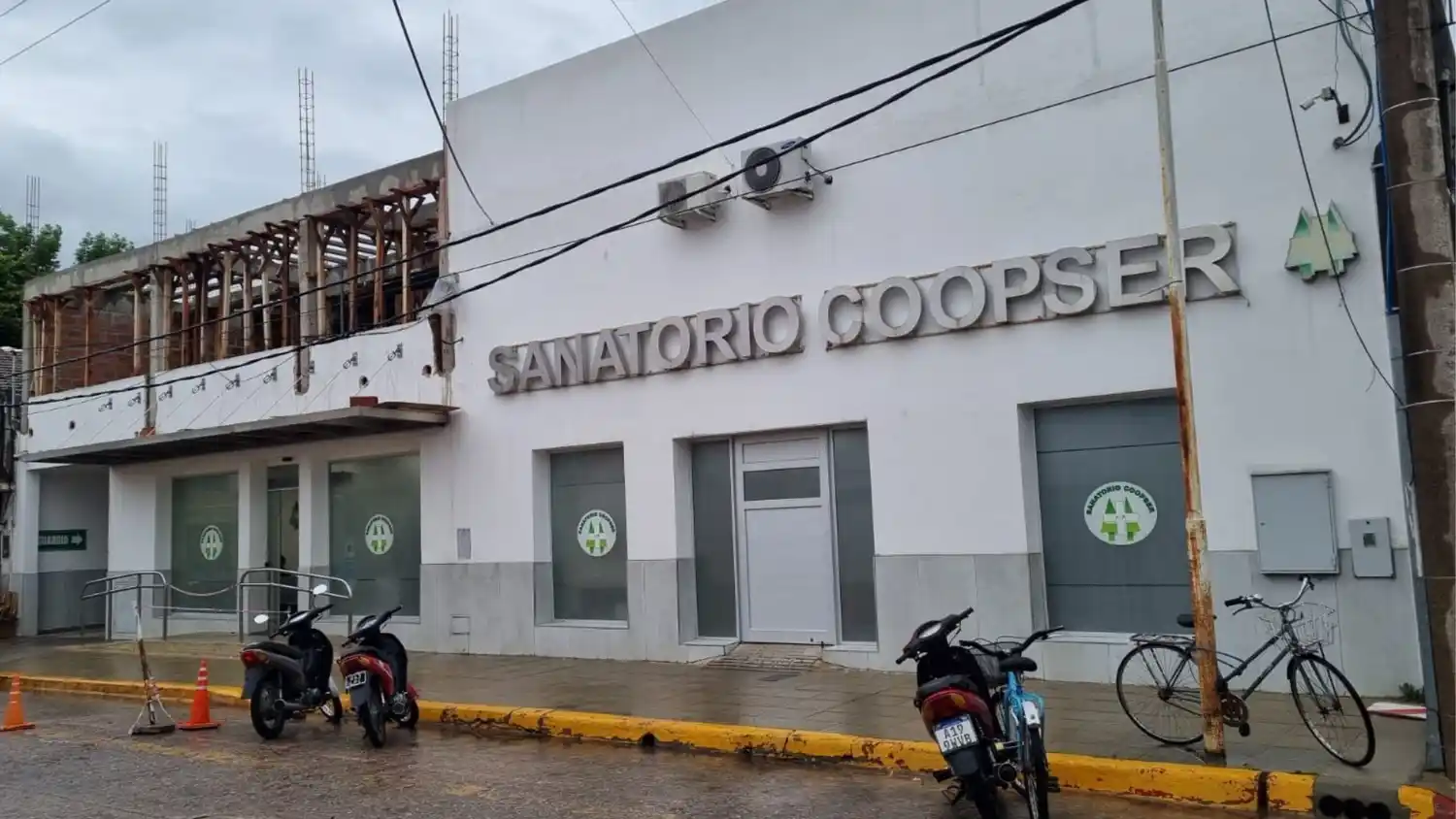 La mujer señaló que ni pagando la consulta le permitieron la atención en el sanatorio.