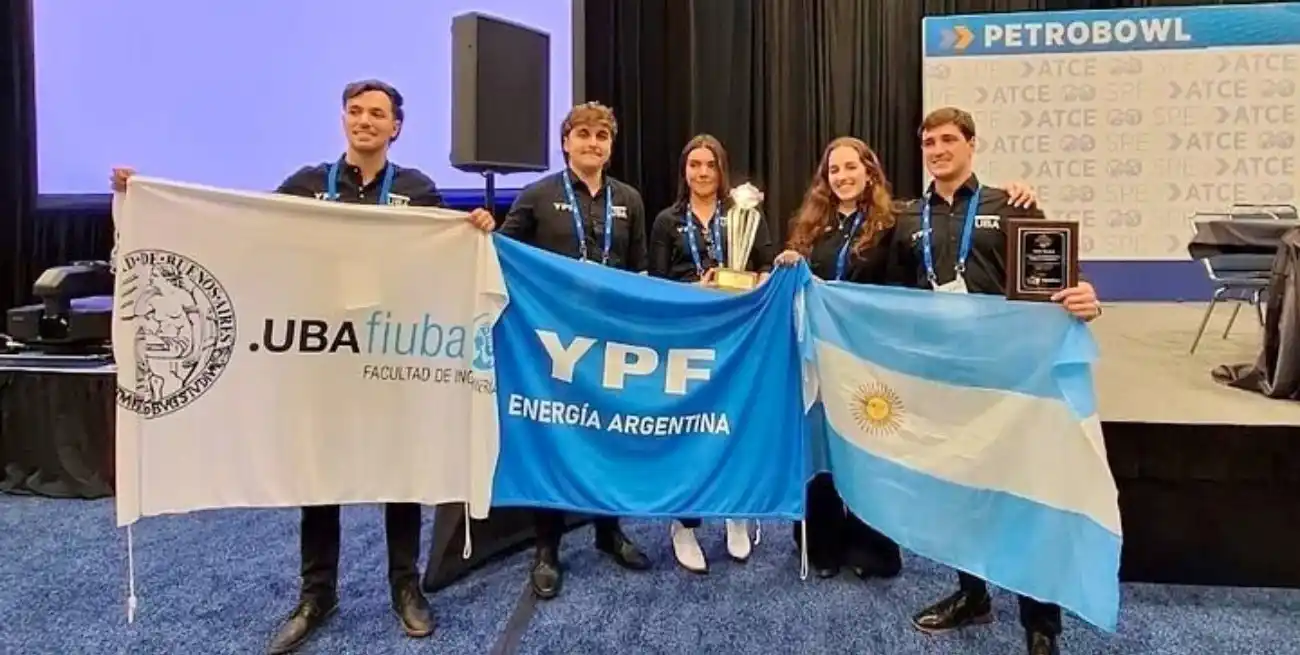 El equipo argentino que se consagró en Estados Unidos como campeón del mundial de ingeniería en petróleo.