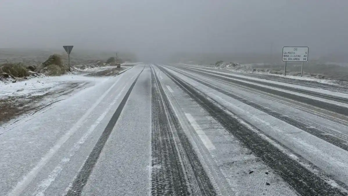 Nevó en el Camino de las Altas Cumbres (Foto: Cadena 3).