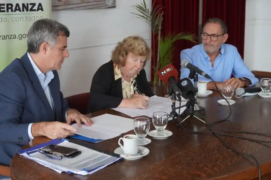 Plan incluir: la Provincia invertirá casi 50 millones de pesos en un proyecto de conectividad barrial en la ciudad de Esperanza