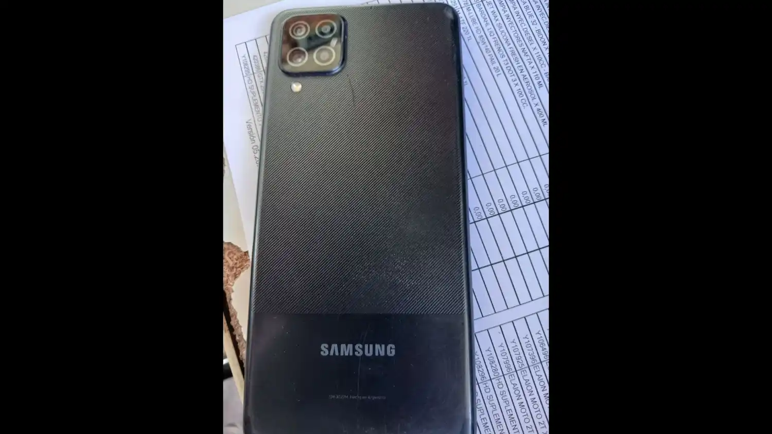 Hallaron celular Samsung en estación de servicio