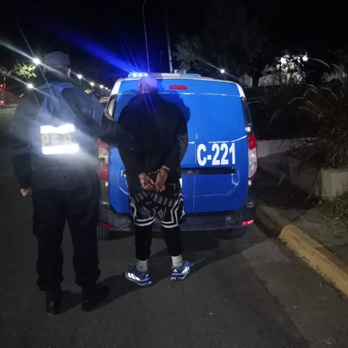 Crespo: detuvieron a un hombre tras una denuncia por amenazas y secuestraron un arma durante un allanamiento