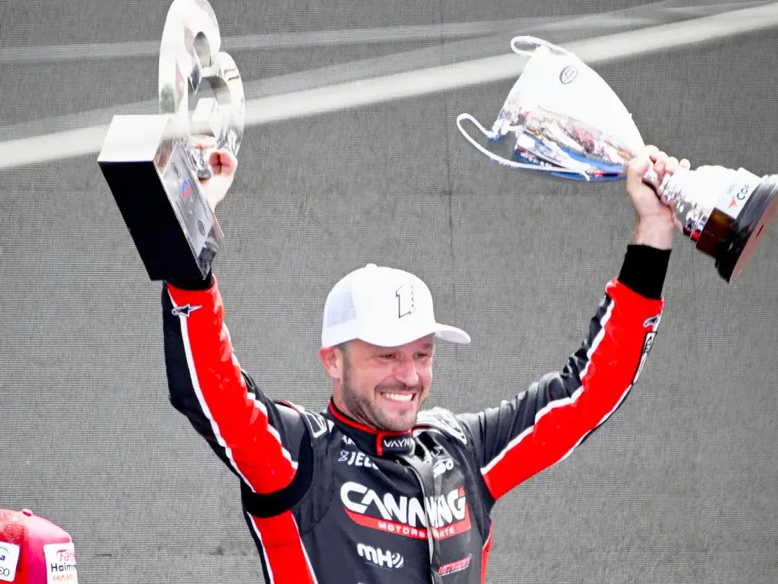 Canapino ganó la carrera y el campeonato de TC. Foto:ACTC