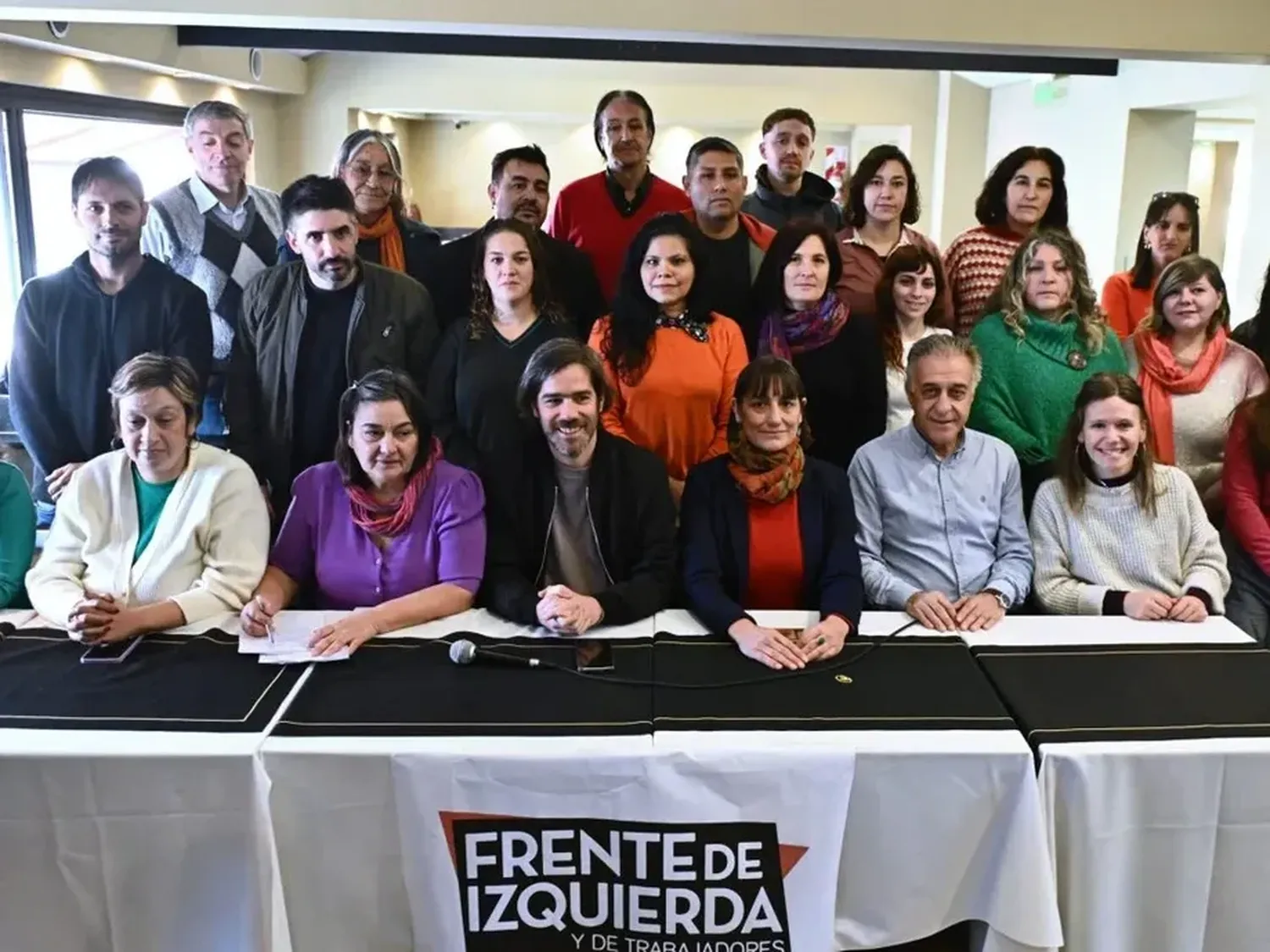 El Frente de Izquierda presentó sus candidaturas, con fuertes criticas al Gobierno