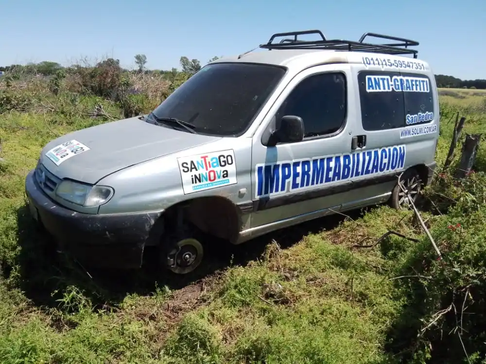 Robaron en la firma Solmi: la policía recuperó una camioneta que abandonaron los delincuentes