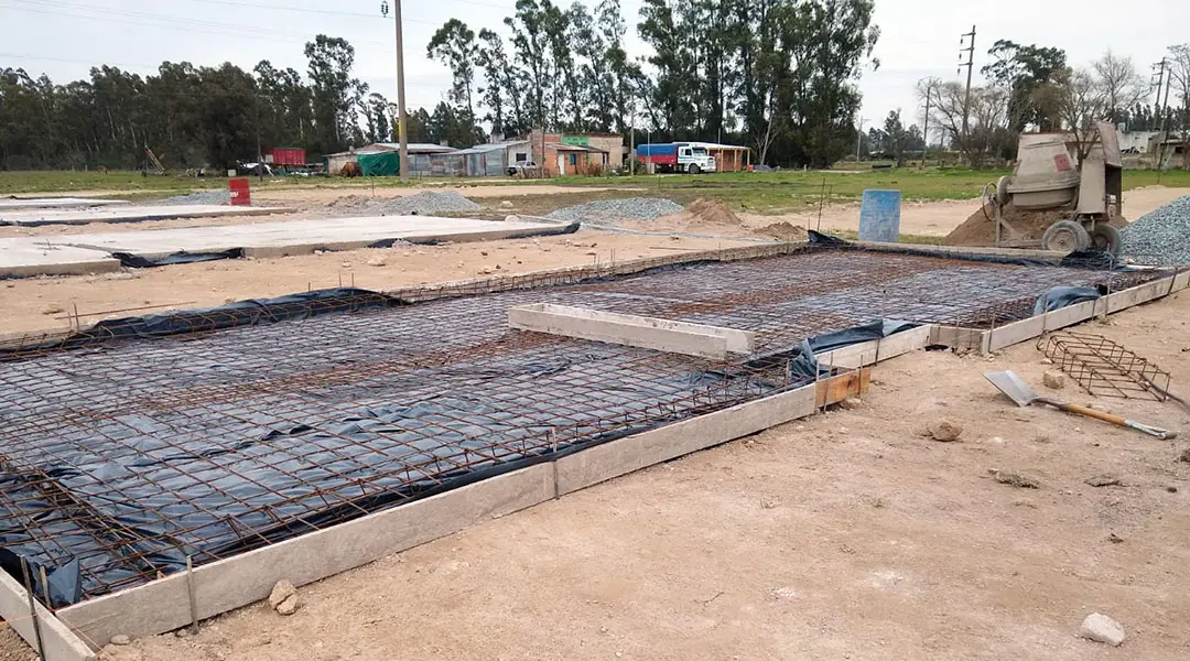 Construcción de 16 viviendas en Lobería y ocho en San Manuel