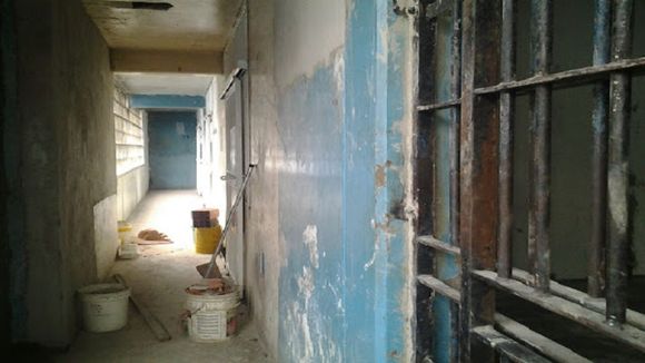 Familiares de presos denuncian retardo en traslado a tribunales