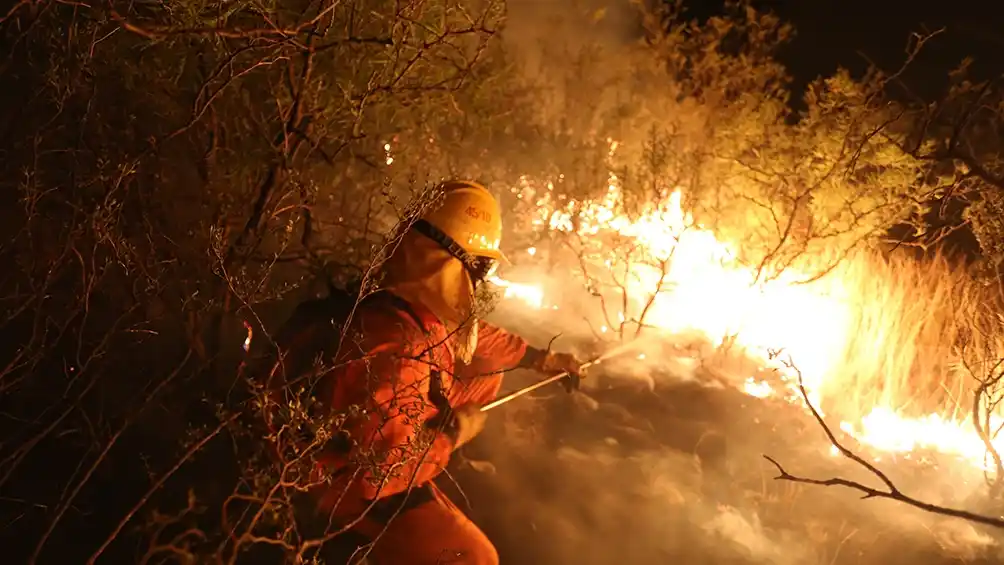 Nación envía una brigada a combatir incendios de campos entrerrianos