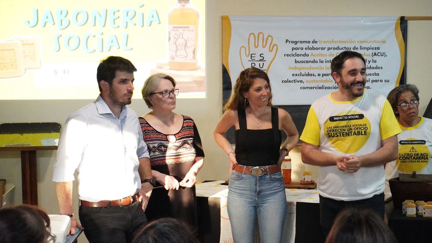 El intendente Chiarella y la diputada Galnares, en el acto de cierre de la capacitación.