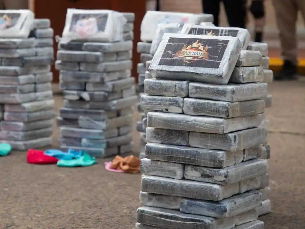 Tras el hallazgo de 500 kilos de cocaína en un buque, apuntan a un decreto del Gobierno que debilitó los controles portuarios