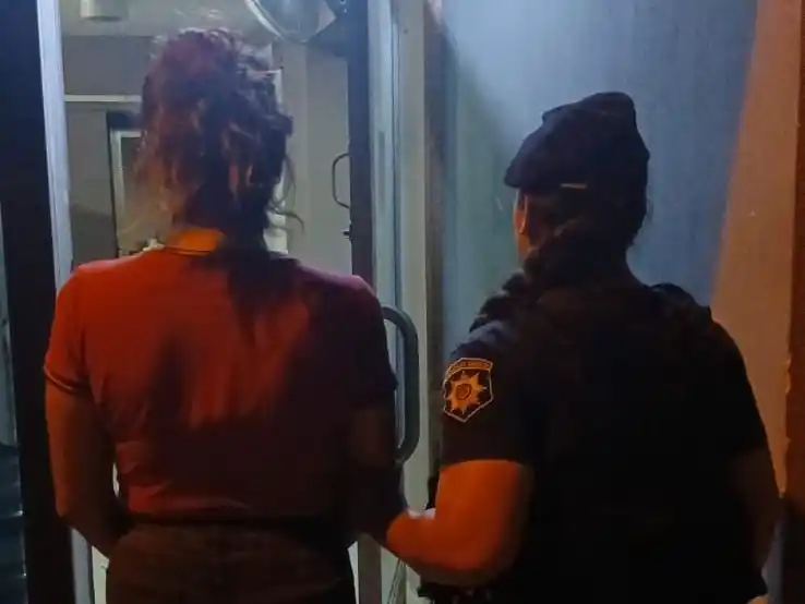 La mujer tras ser trasladada a sede policial.