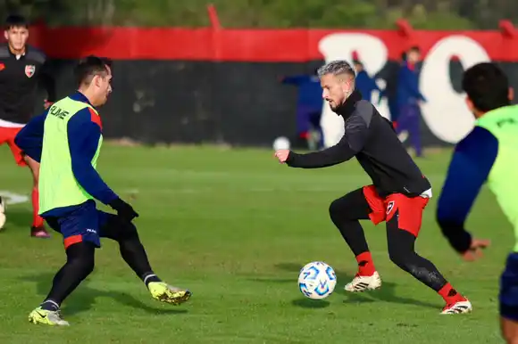 Newell's avanza con su pretemporada y jugó dos amistosos matutinos