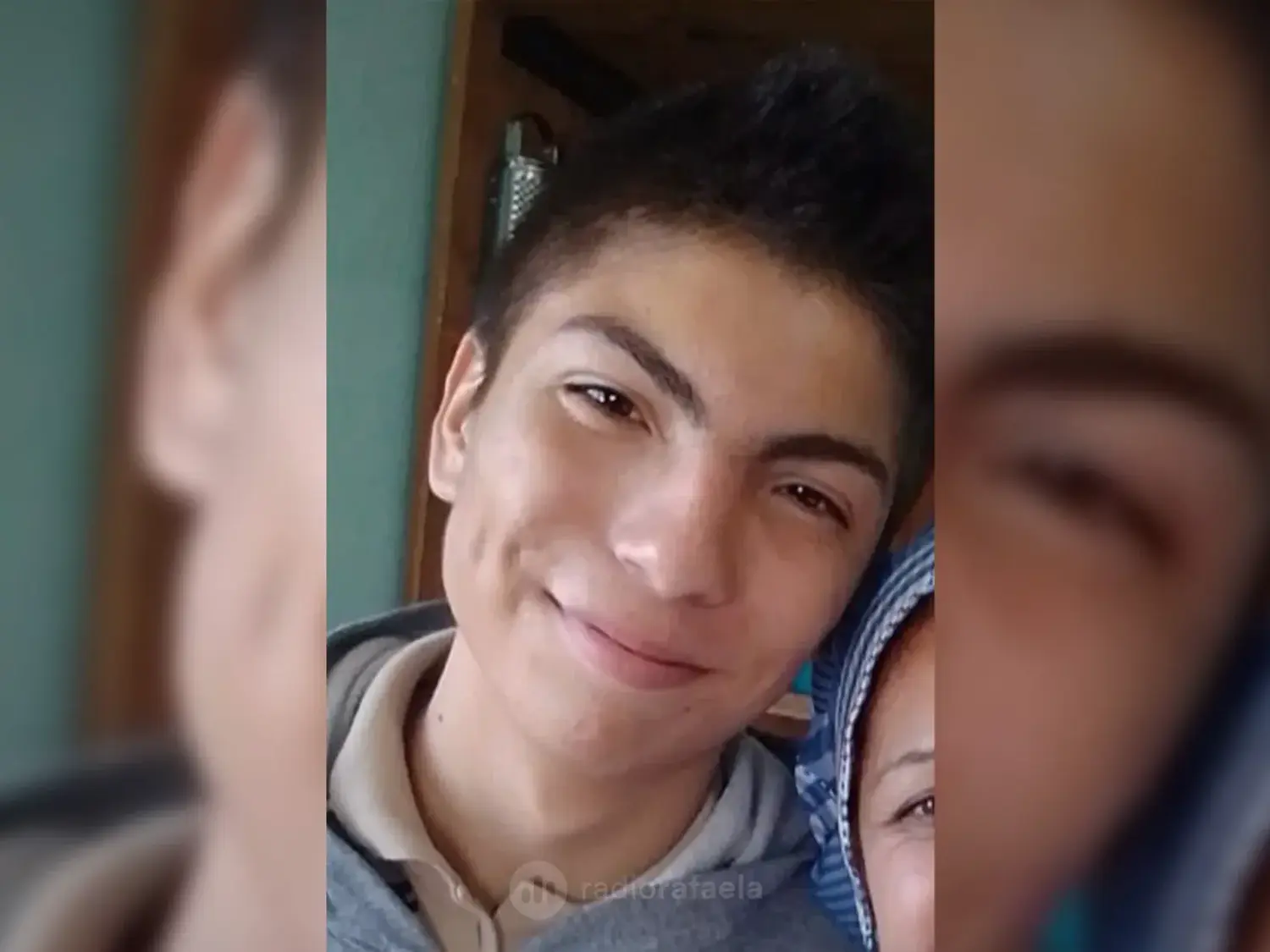 Buscan a un adolescente de 15 años que se ausentó de una vivienda en la zona rural de La Lucila