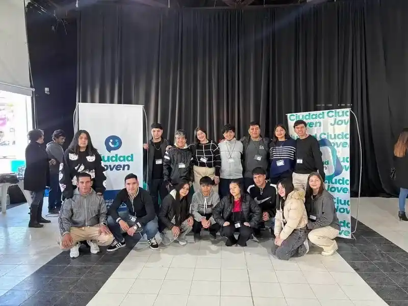 Ciudad joven prepara el desfile
de buzos de egresados 2026