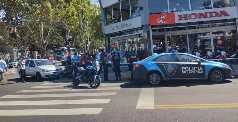 El agente de la Federal que baleó a su ex le había enviado una foto de balas en forma de corazón