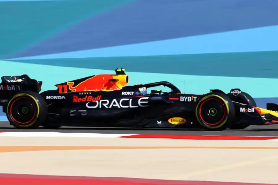 "Checo"Pérez el más rápido en la primera práctica en Barhéin