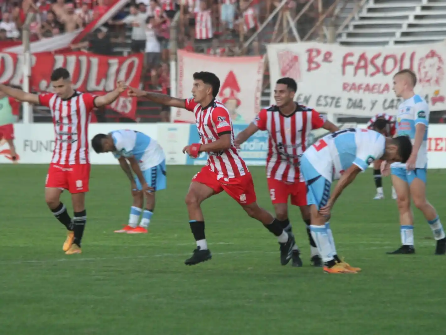 El León sumó su primer triunfo por 2 a 0 ante GyE de Concep. del Uruguay. Foto:Prensa 9 de Julio