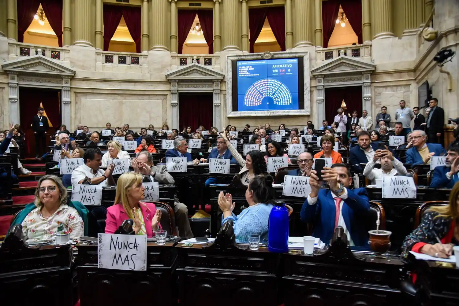 Diputados: el oficialismo logró los consensos para aprobar Alquileres, "Compre sin IVA" y el régimen de Gas Natural Licuado (GNL)
