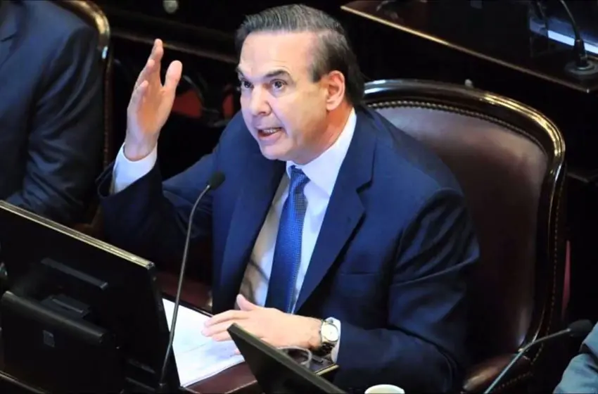 Pichetto, a Cristina: “Quédese tranquila que va a poder ser candidata en 2019”