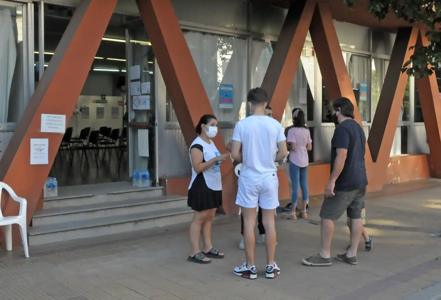 La provincia de Buenos Aires comienza a aplicar la dosis extra para personas viajeras