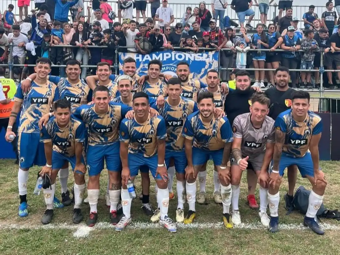 Championslii, el equipo de Luján en el que Villaverde disputó la Copa Potrero